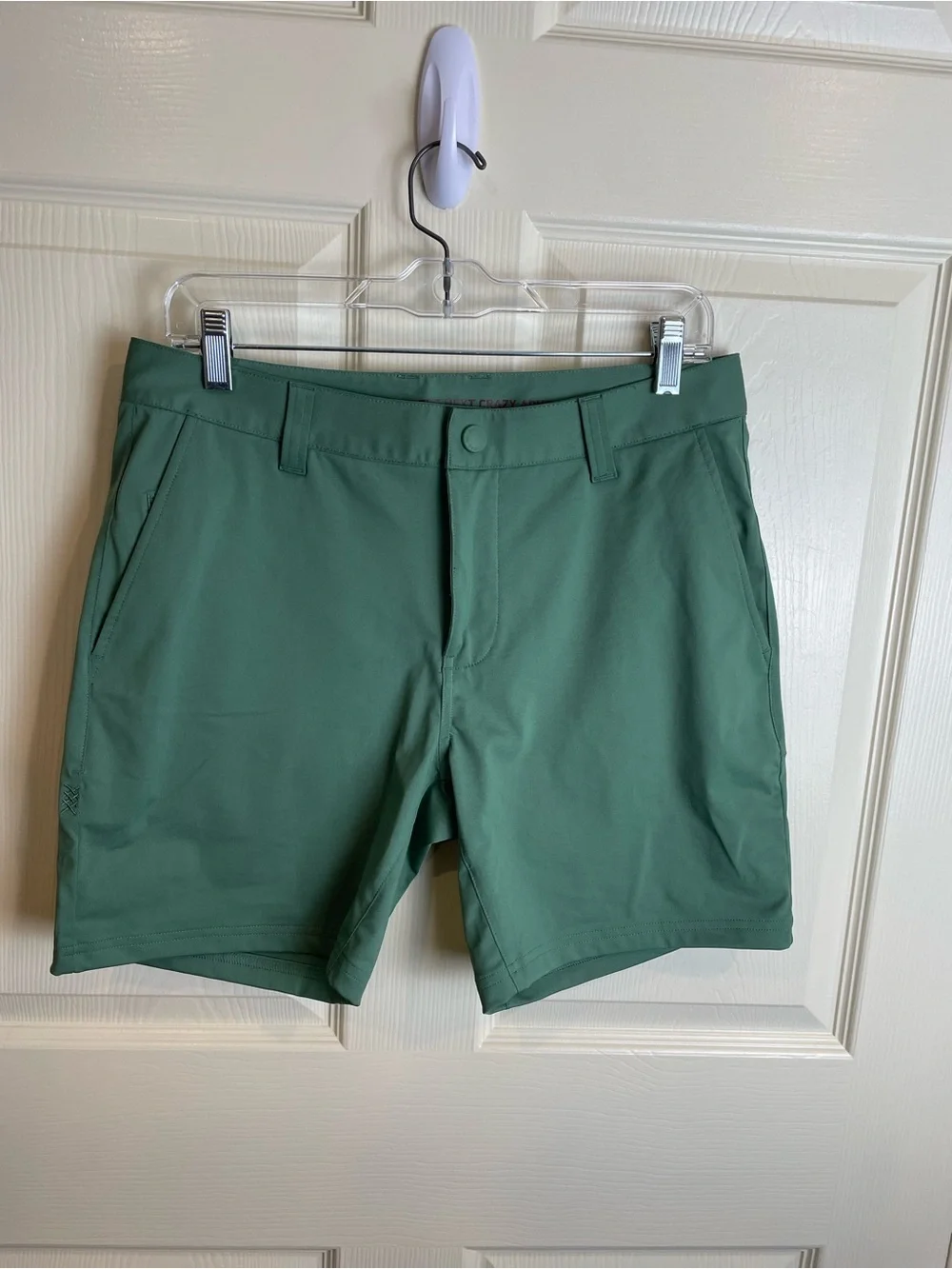 Rhône Momentum Men's Green Performance Shorts 30 x 6
